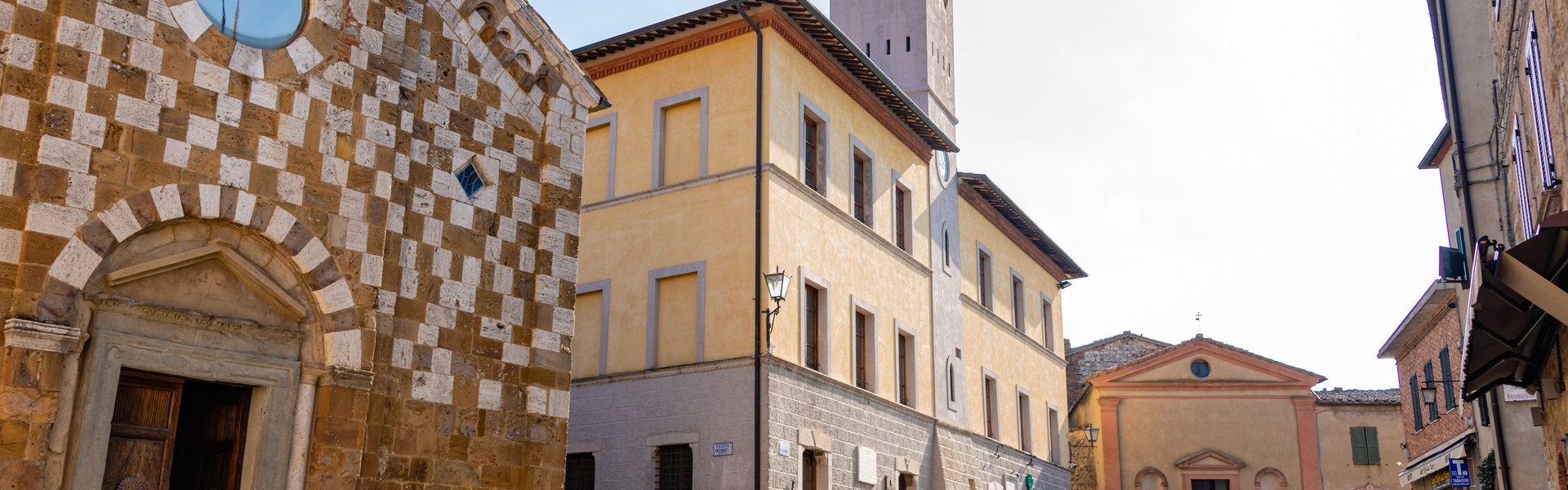 Piazza Garibaldi, Trequanda. Scorcio