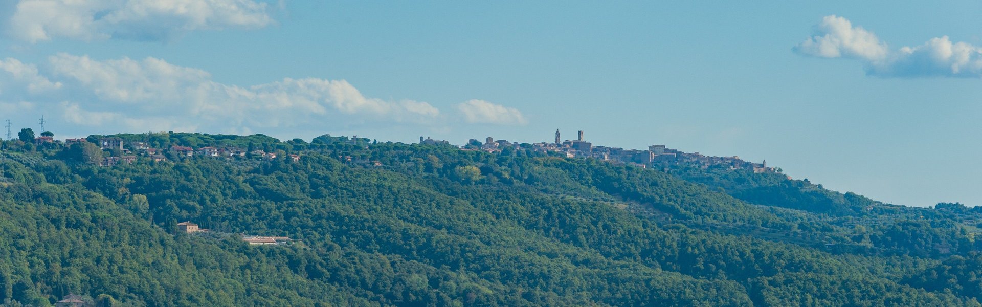 Chiusi, piazza olivazzo. Panorama