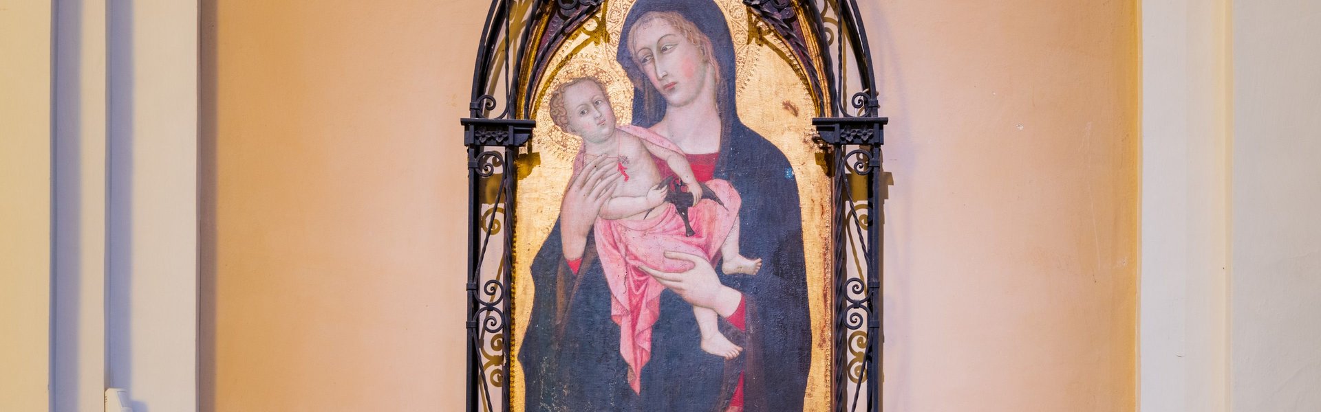 Sala d'Arte di Sarteano. Madonna con bambino